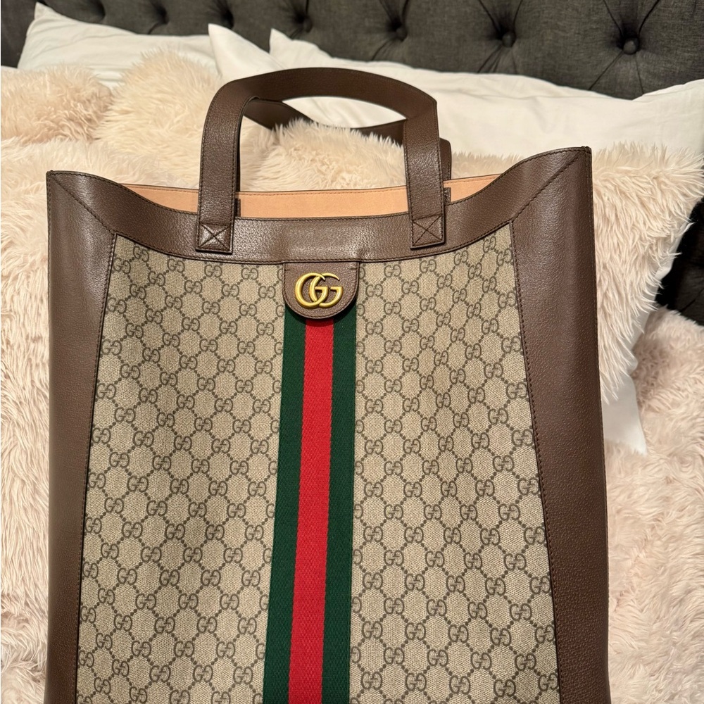 Gucci
Ophidia GG Supreme Canvas & Leather Tote